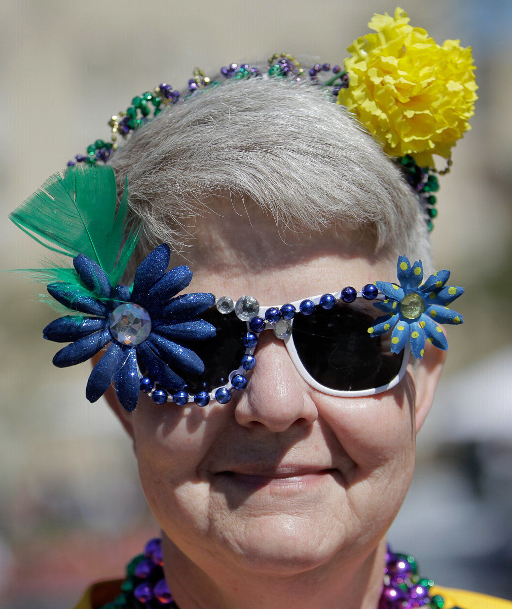 Krewe of Iris 2017 rolls in New Orleans: See Mardi Gras parade photos